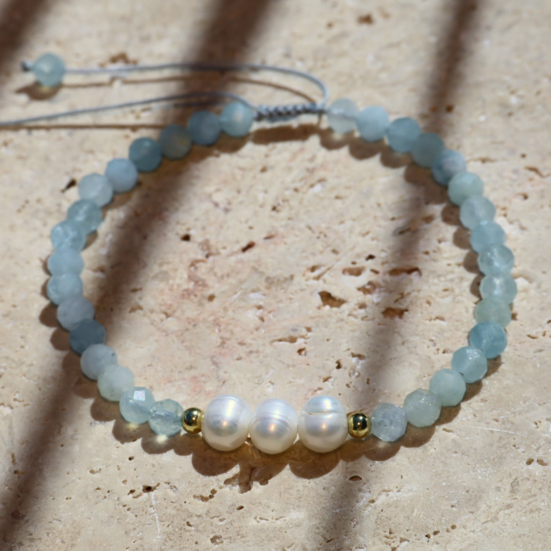 gemstone bracelet in aquamarine and pearl